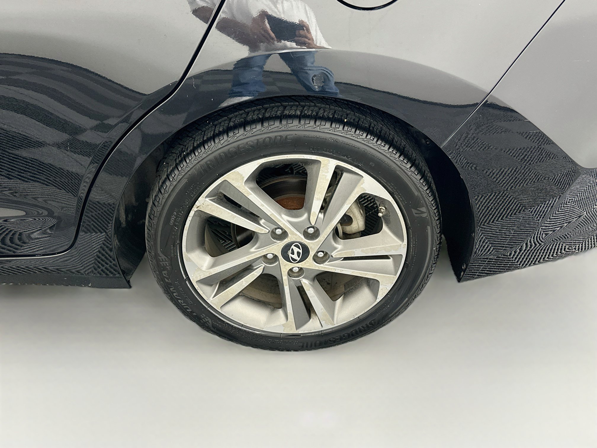 Used 2017 Hyundai Elantra Limited FWD image 11