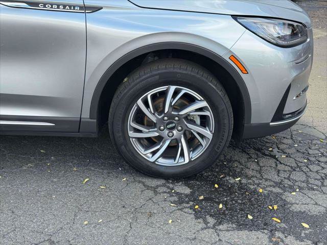 Used 2023 Lincoln Corsair AWD w/ Equipment Group 101A image 9