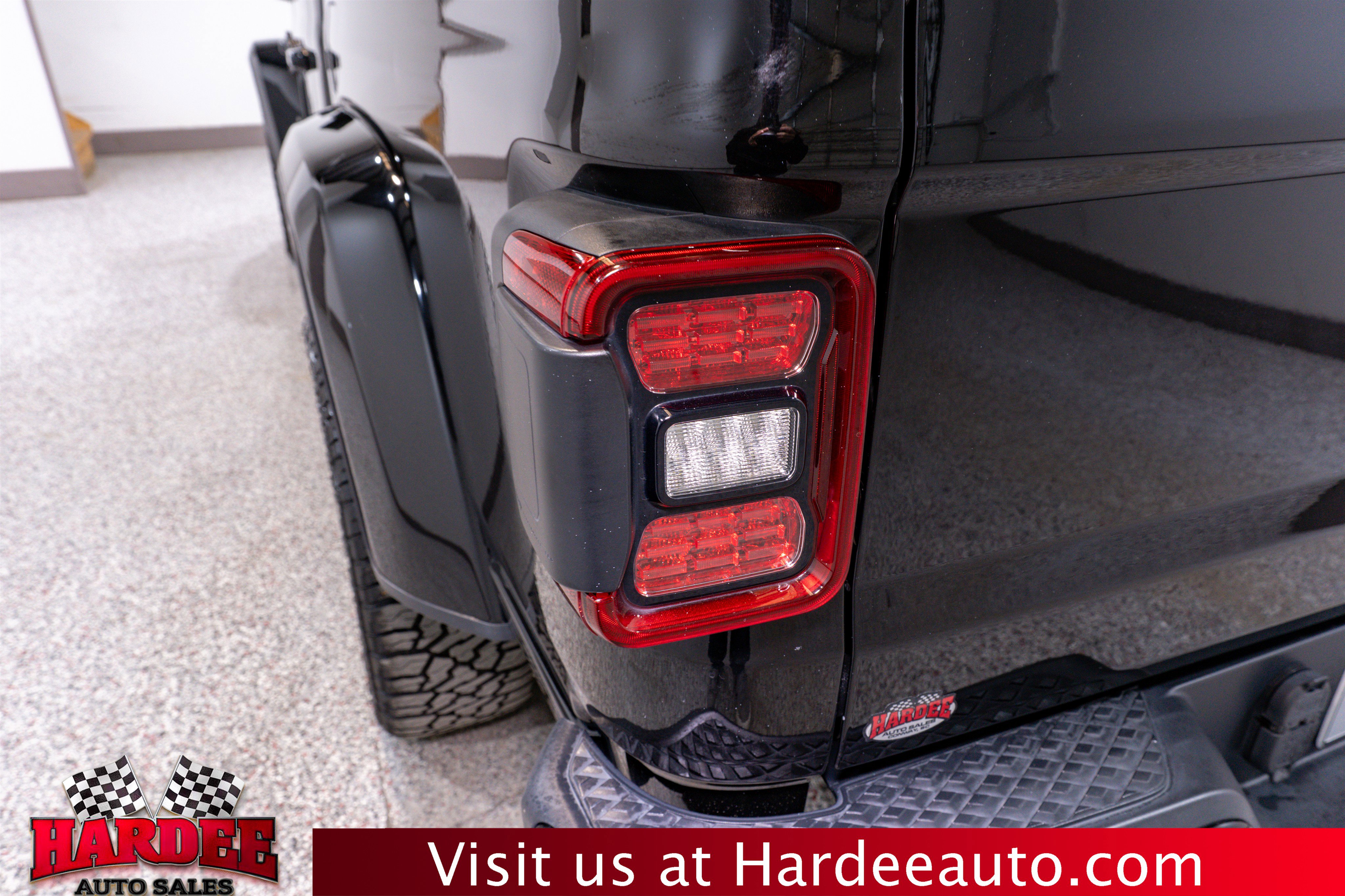 Used 2023 Jeep Gladiator Overland AWD/4WD image 9