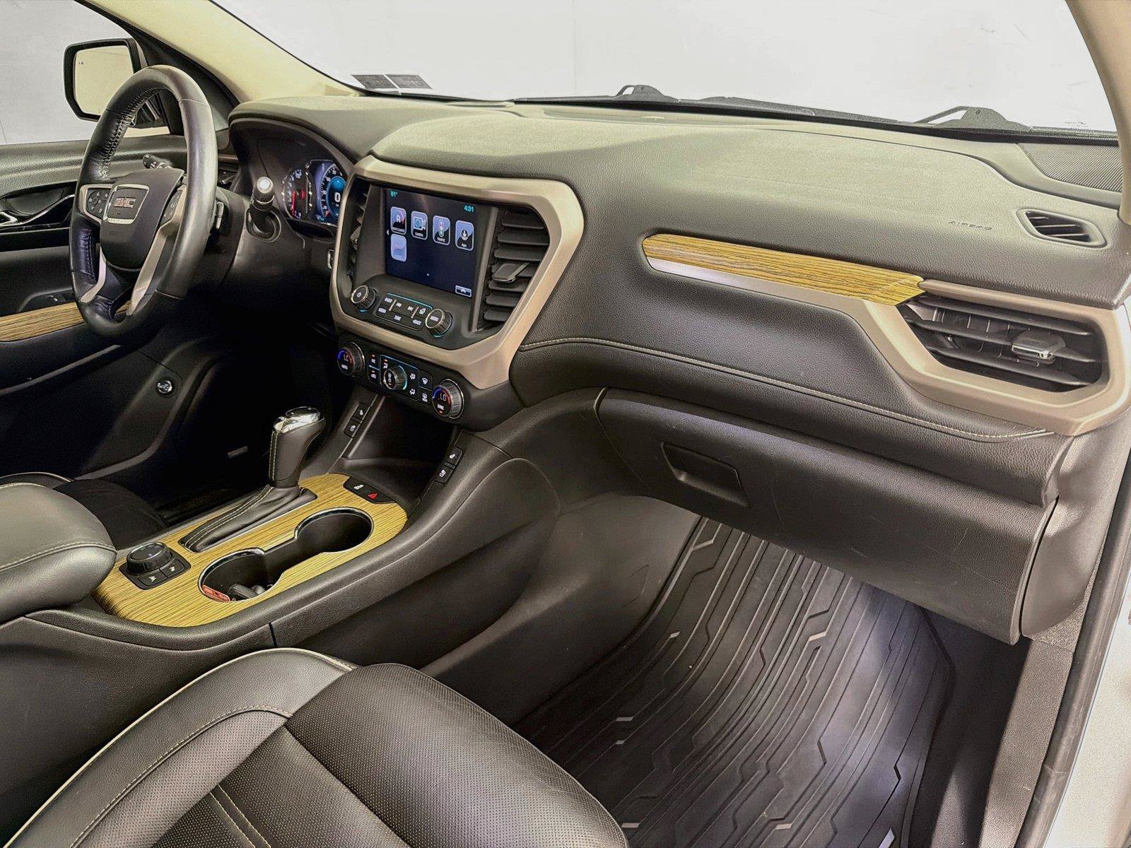 Used 2017 GMC Acadia Denali w/ Technology Package FWD image 32