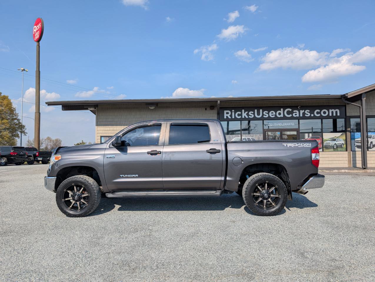 Used 2015 Toyota Tundra SR5 w/ TRD Off Road Package image 11