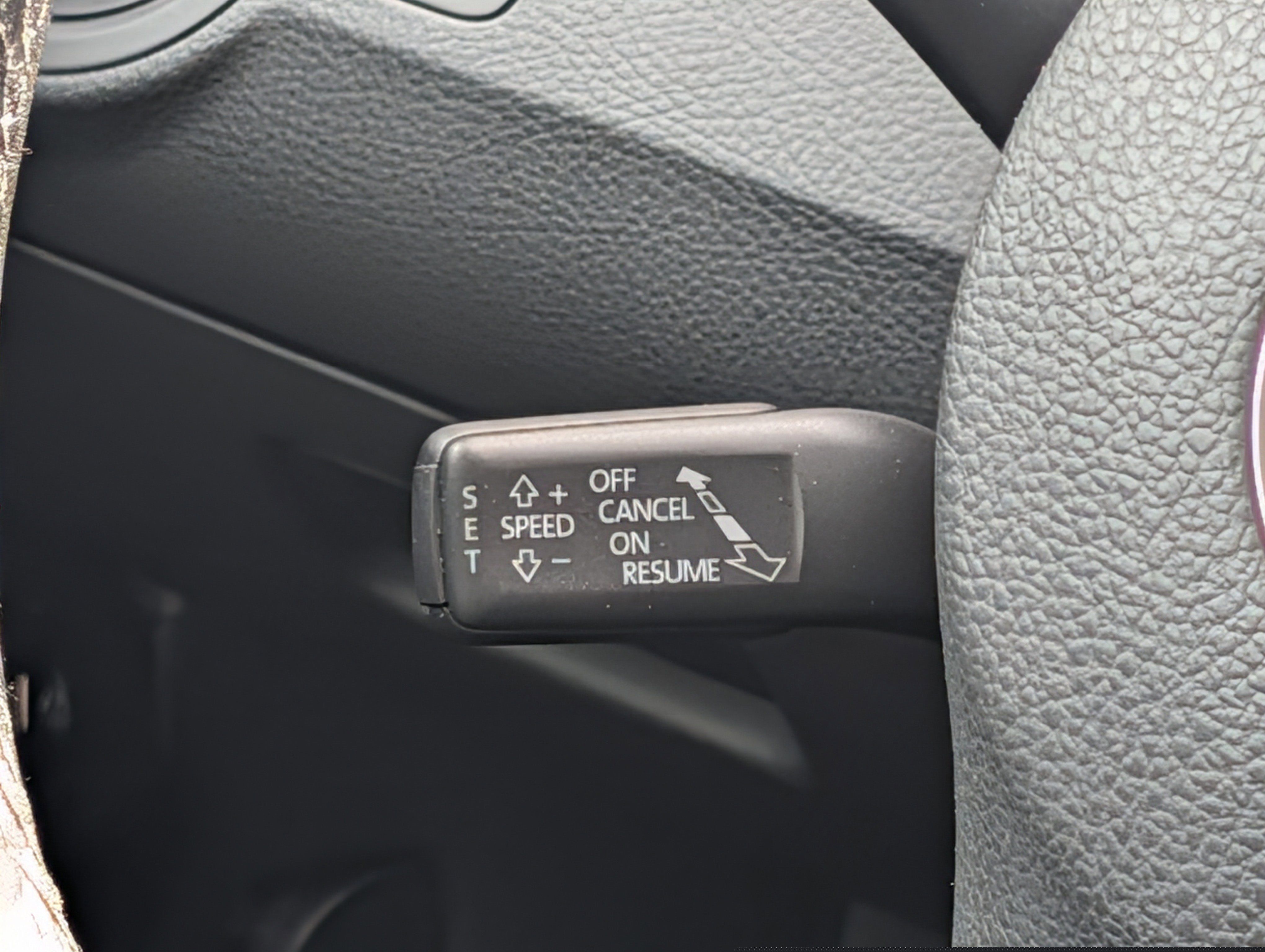 Used 2013 Volkswagen CC Sport image 24