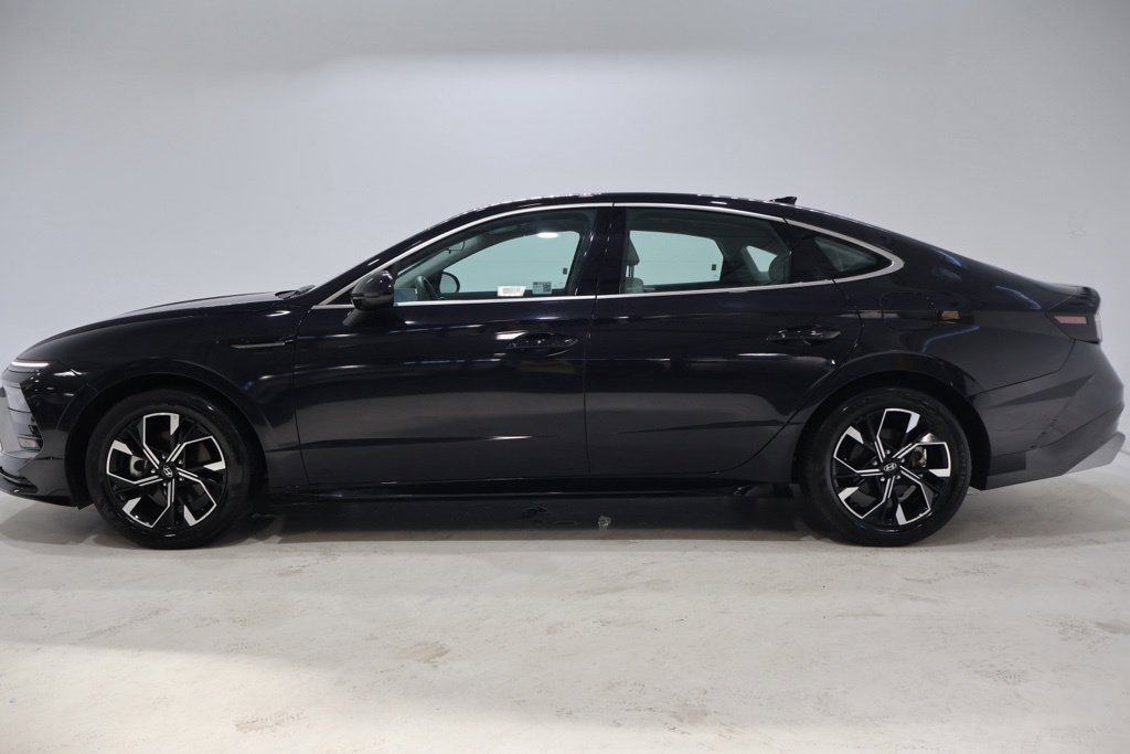 Used 2025 Hyundai Sonata SEL FWD image 4