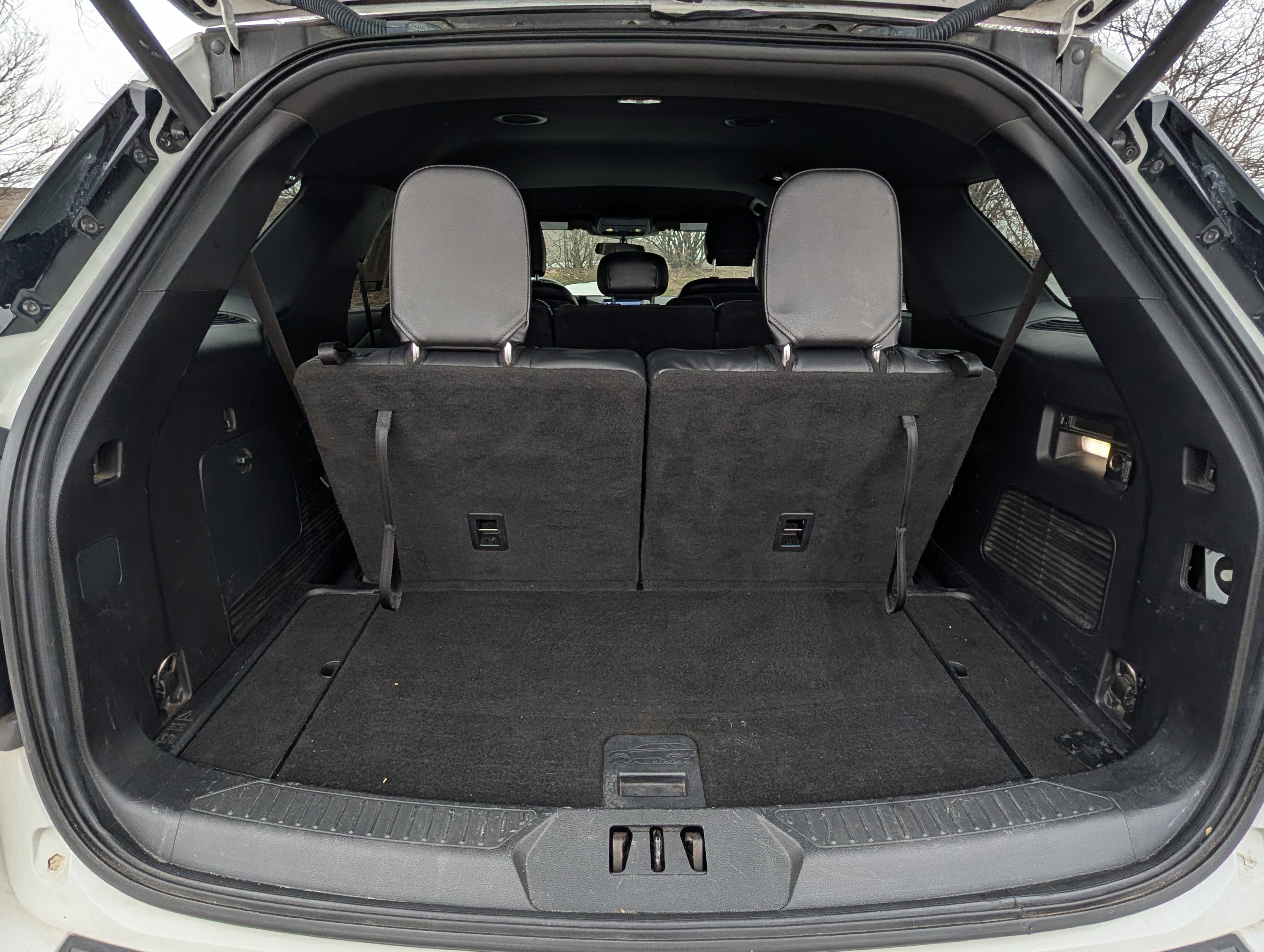 Used 2020 Ford Explorer XLT w/ Equipment Group 202A image 28