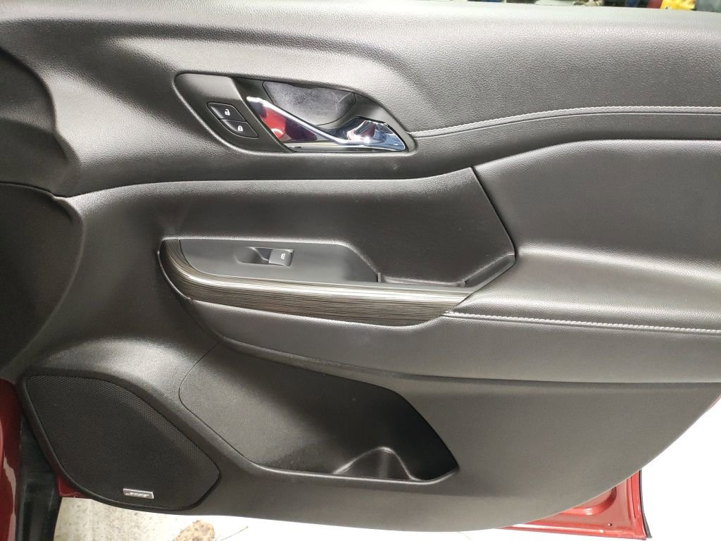 Used 2023 GMC Acadia SLT image 10