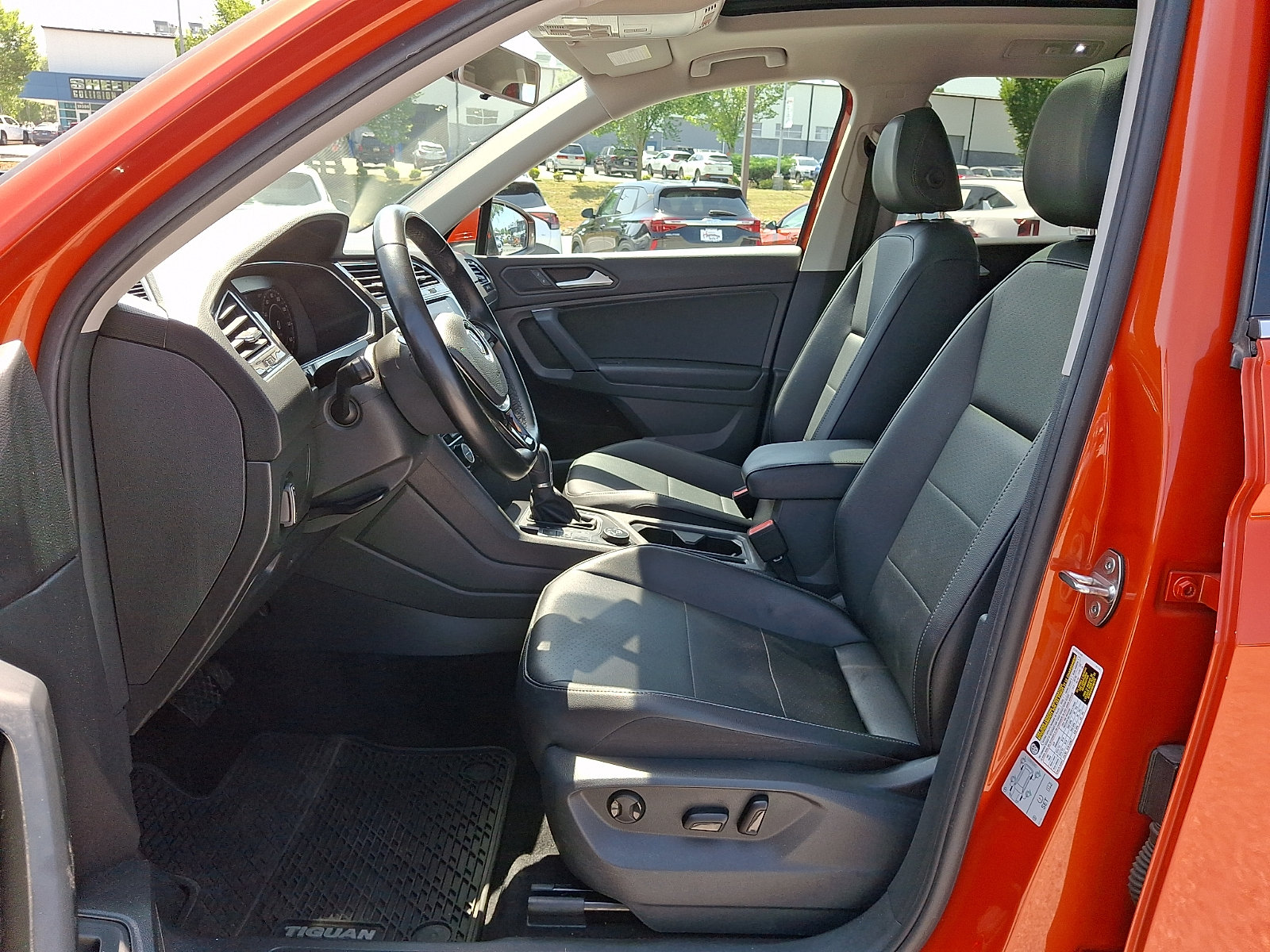 Used 2019 Volkswagen Tiguan SEL w/ 3rd Row Seat Package AWD/4WD image 13