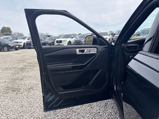 Used 2022 Ford Explorer ST-Line AWD/4WD image 16