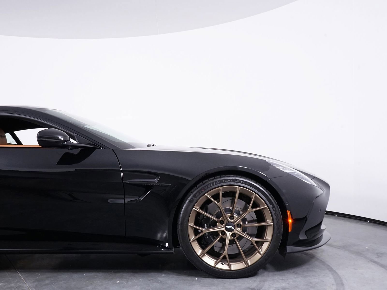 New 2026 Aston Martin V8 Vantage Coupe image 24