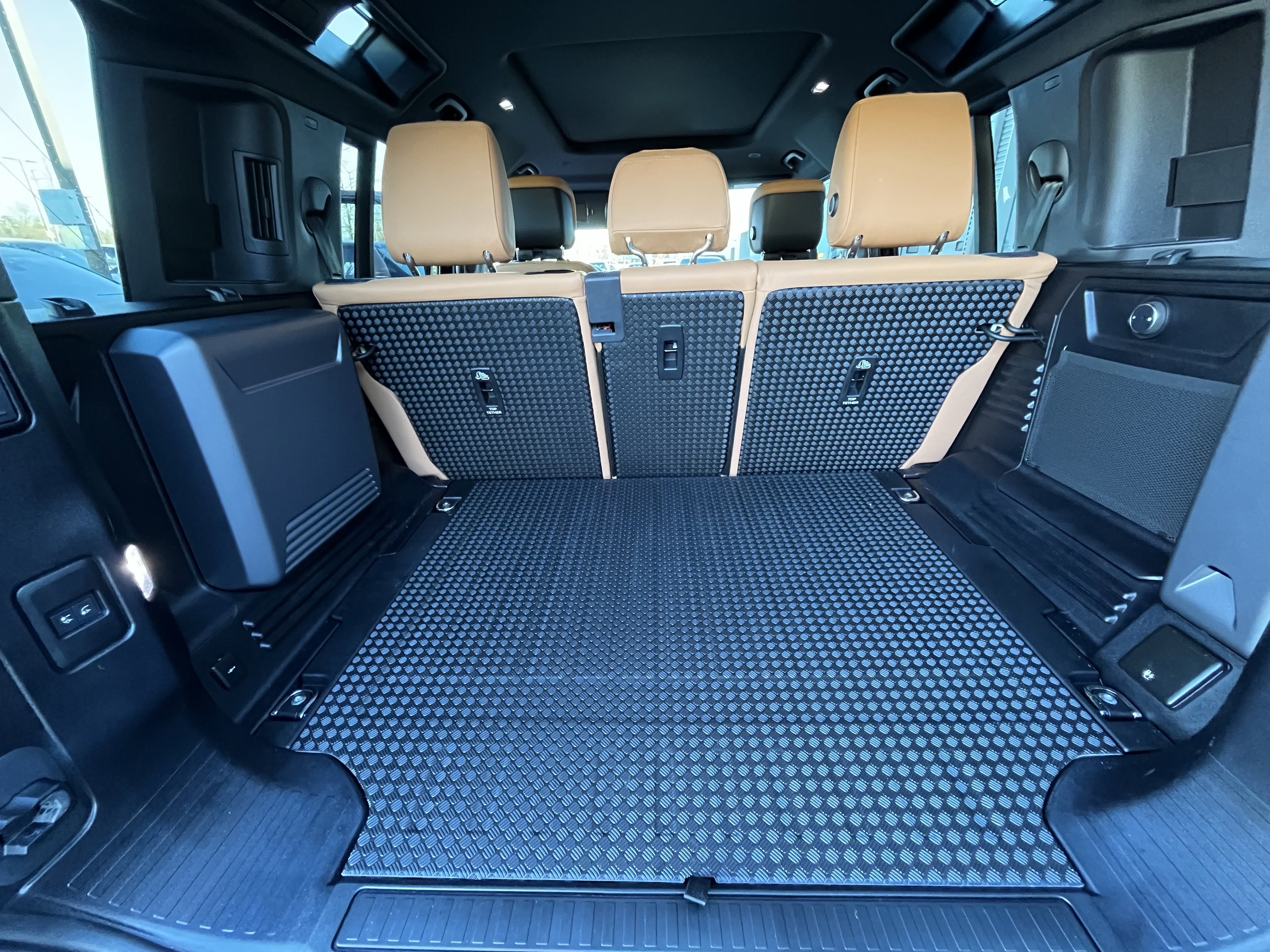 Used 2024 Land Rover Defender 110 V8 image 30