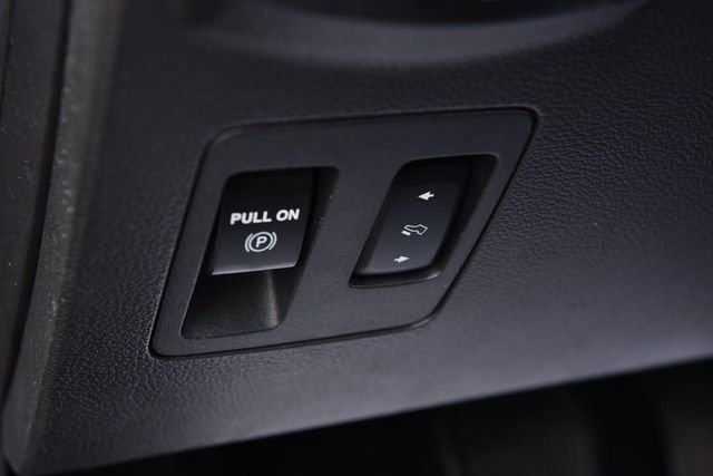 Used 2019 Ford Expedition XLT w/ Equipment Group 202A AWD/4WD image 12