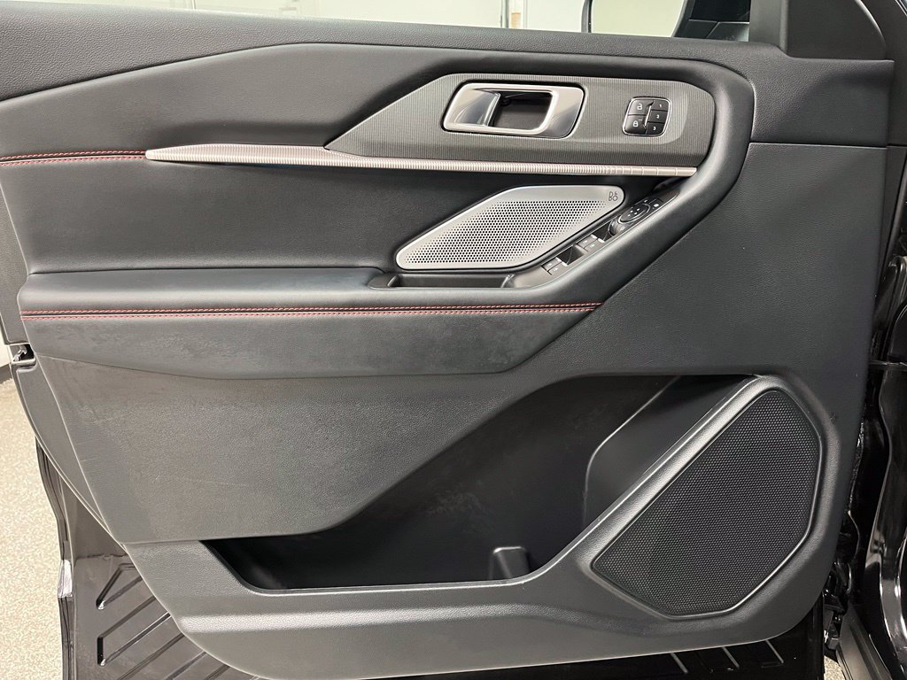 Used 2025 Ford Explorer ST AWD/4WD image 36