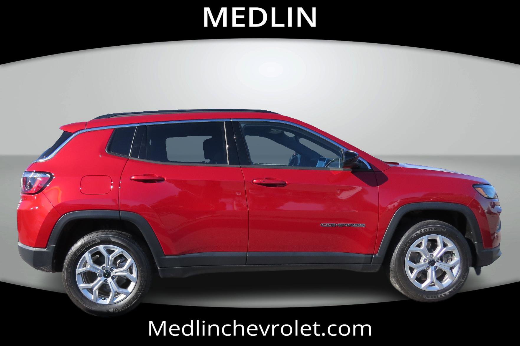 Used 2025 Jeep Compass Latitude image 8