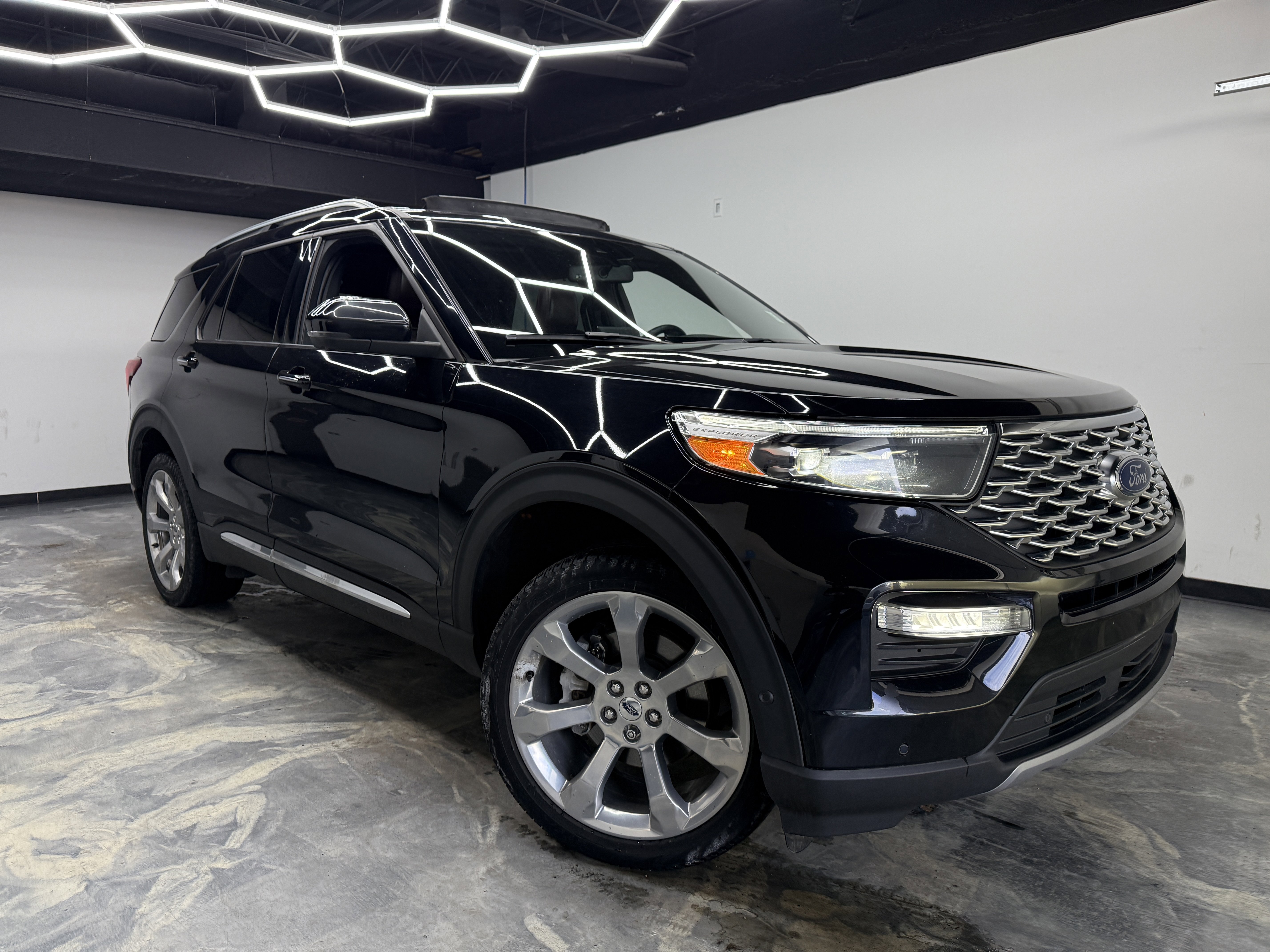 Used 2020 Ford Explorer Platinum image 6
