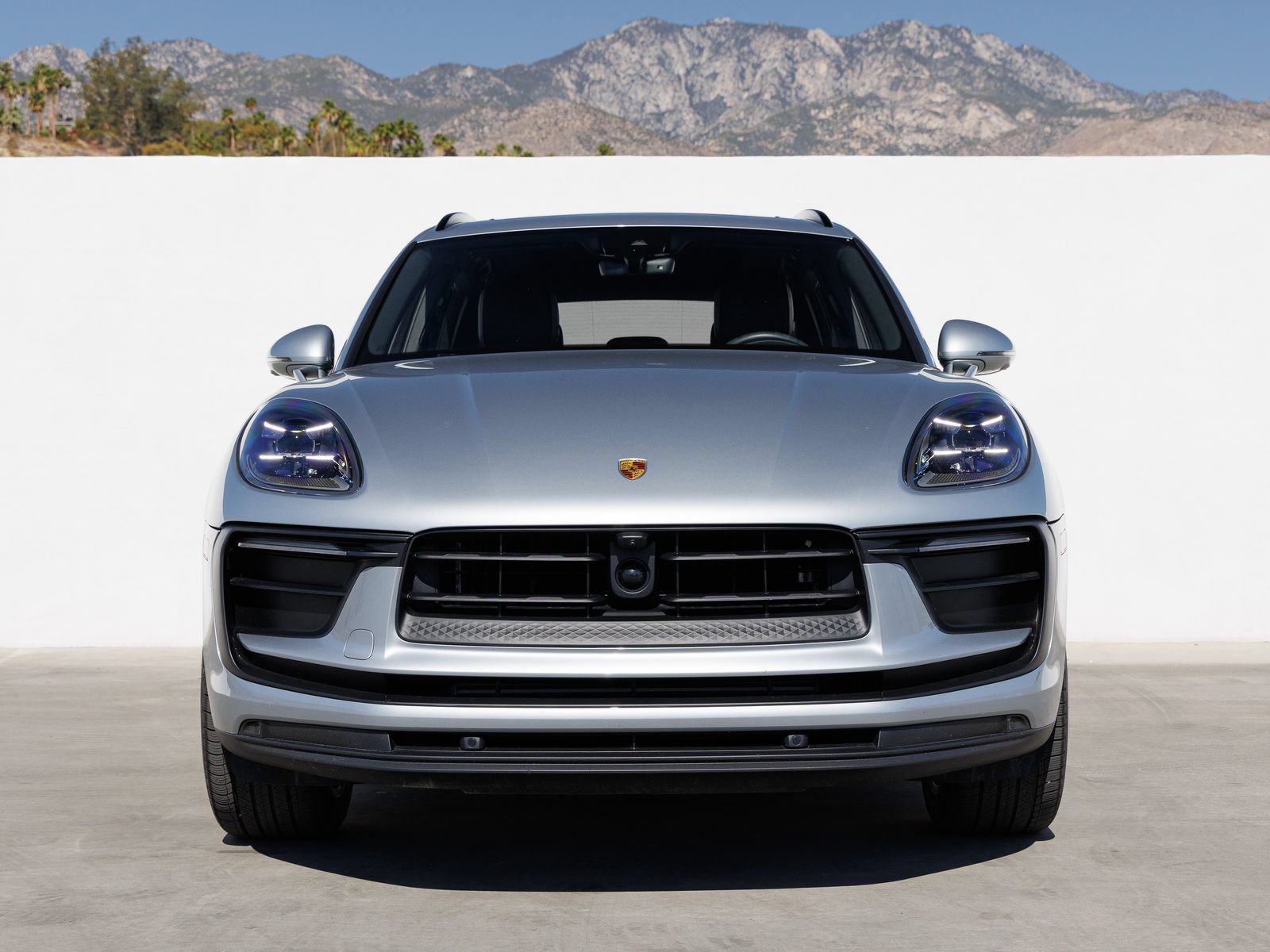 Used 2025 Porsche Macan AWD/4WD image 10