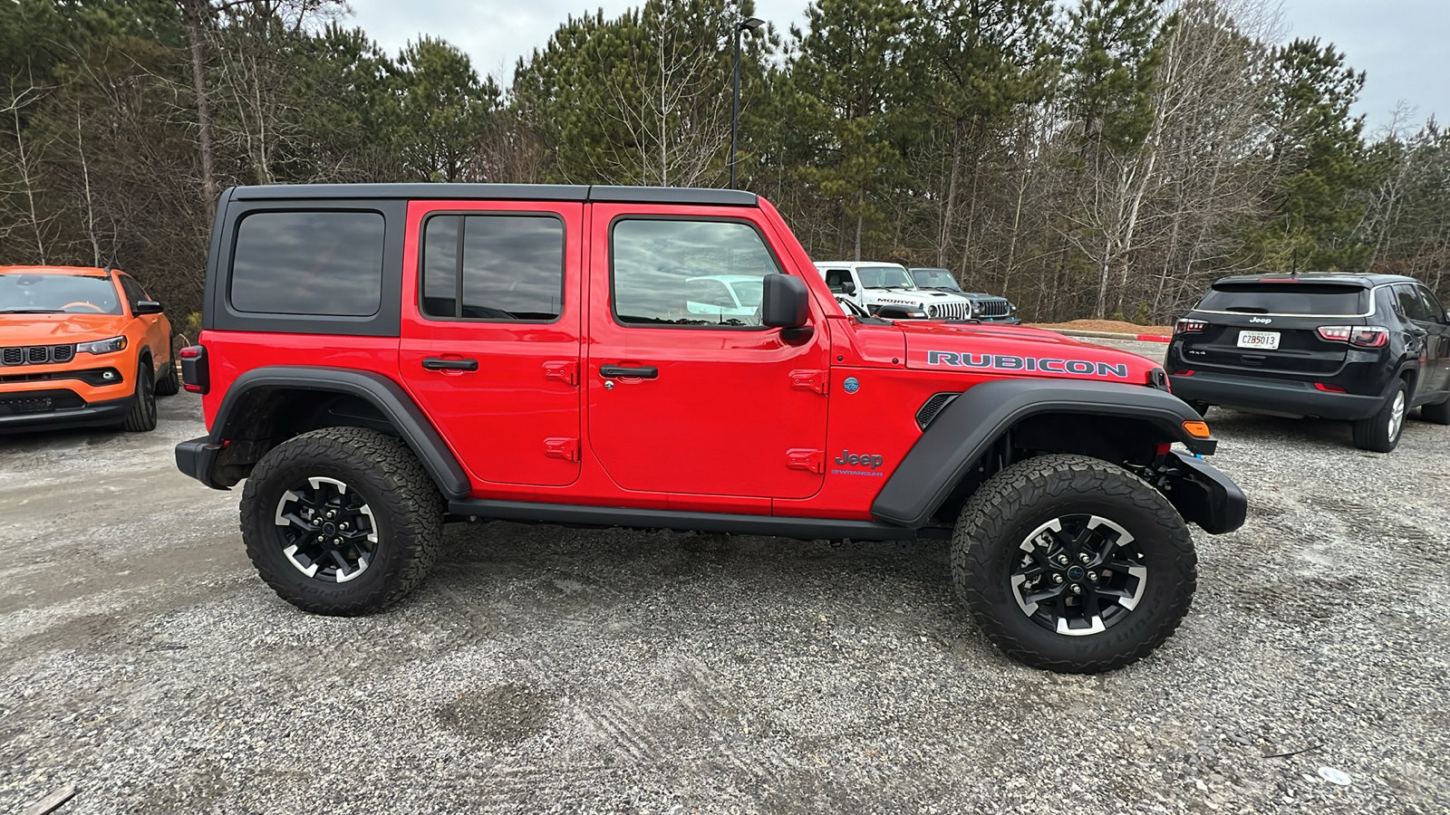 Used 2025 Jeep Wrangler Unlimited Rubicon 4xe image 7