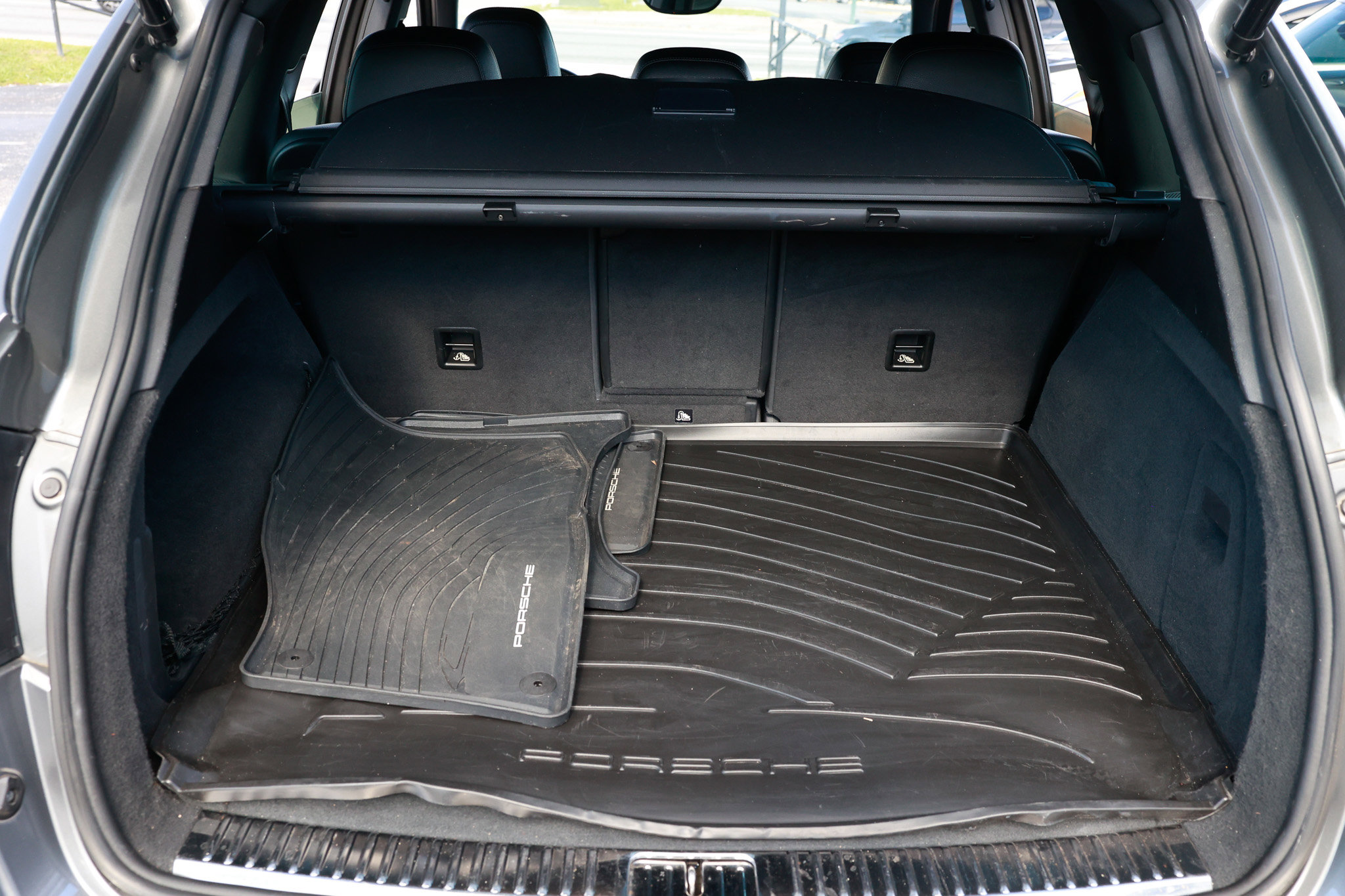 Used 2014 Porsche Cayenne Platinum Edition image 30