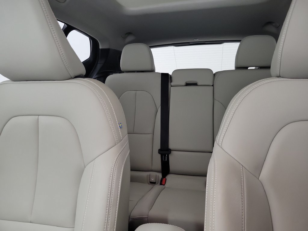 Used 2018 Volvo XC60 T5 Inscription w/ Convenience Package AWD/4WD image 8