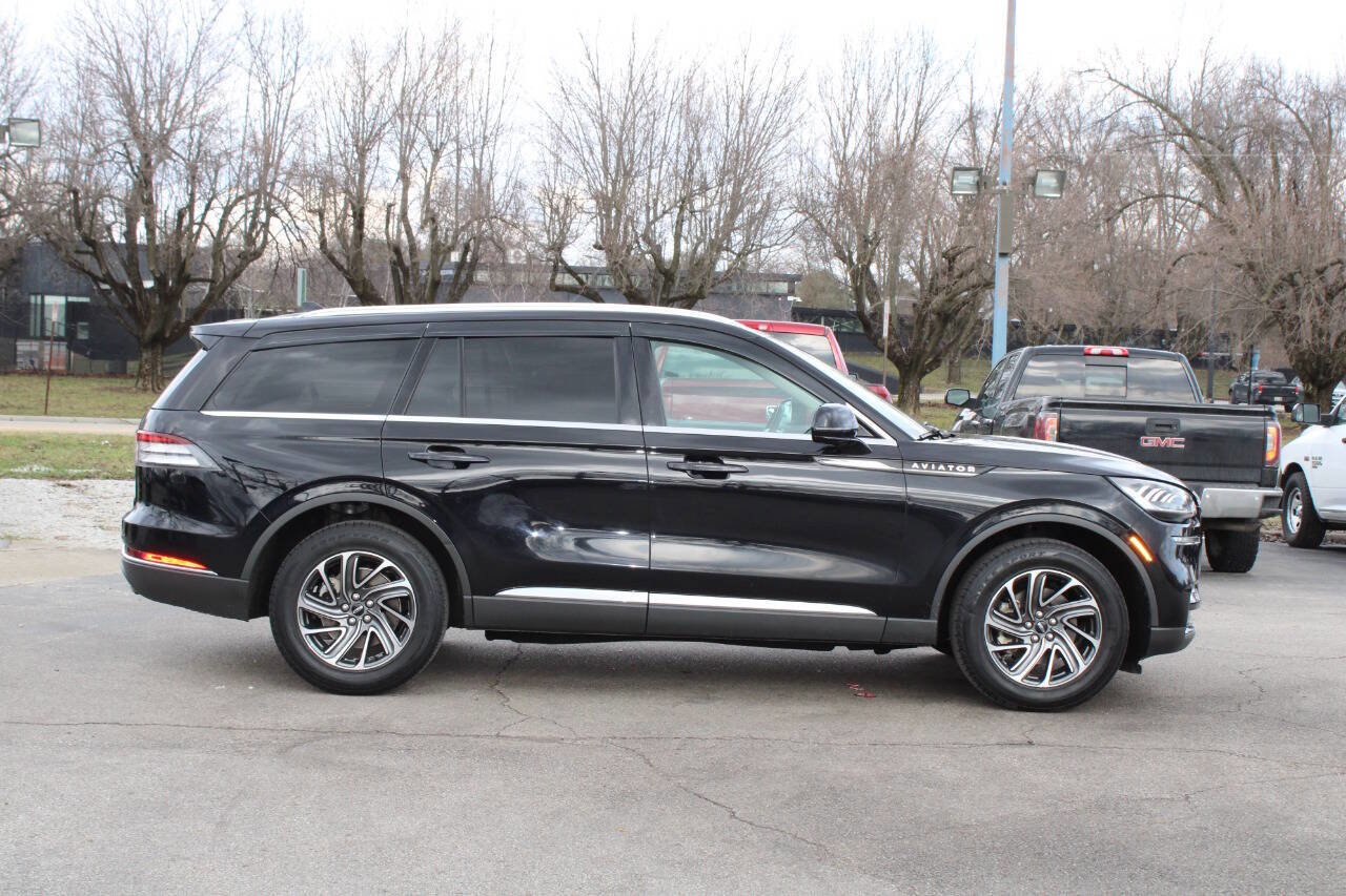 Used 2022 Lincoln Aviator AWD image 5