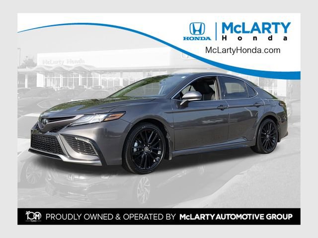 Used 2023 Toyota Camry XSE image 1