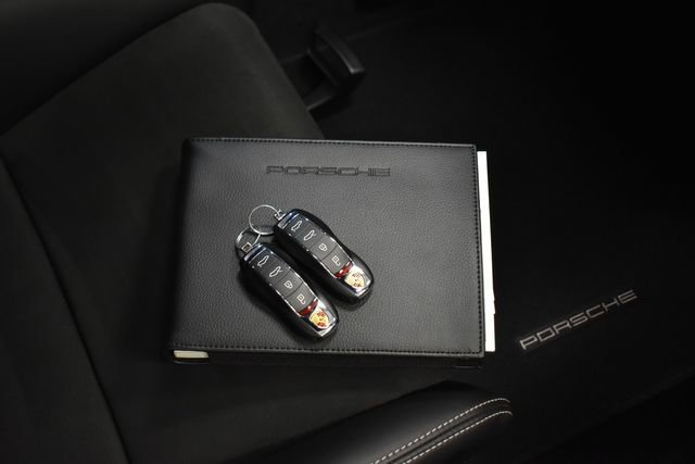 Used 2022 Porsche 718 Cayman GT4 RWD image 6