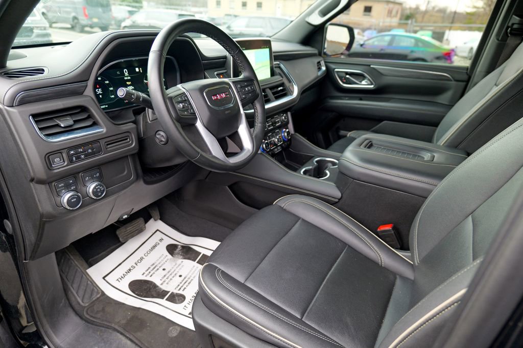 Used 2023 GMC Yukon XL SLT w/ SLT Premium Package image 20