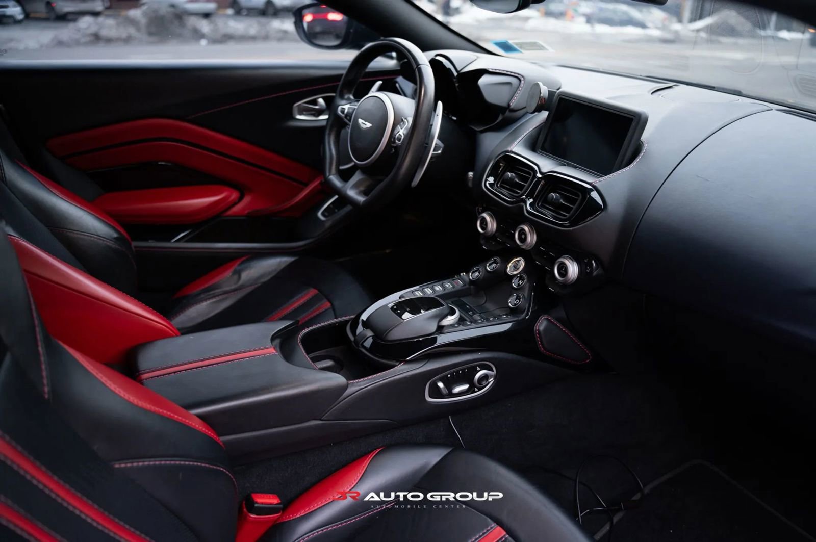 Used 2019 Aston Martin V8 Vantage Coupe RWD image 21