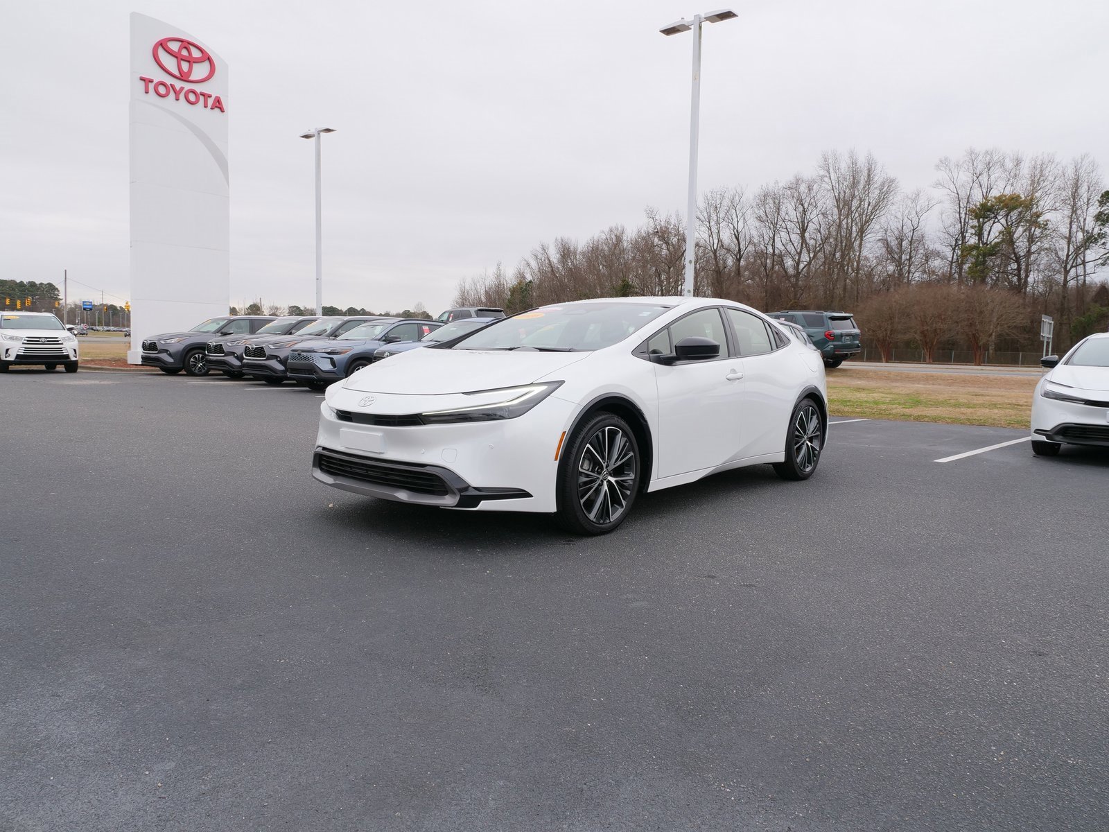 Used 2025 Toyota Prius XLE image 8