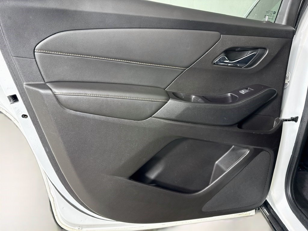 Used 2019 Chevrolet Traverse LT FWD image 25