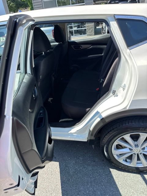 Used 2017 Nissan Rogue Sport S w/ S Appearance Package AWD/4WD image 22