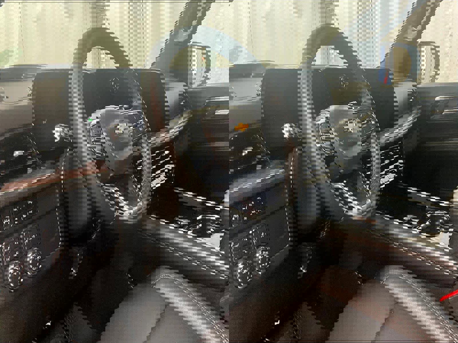 Used 2025 Chevrolet Tahoe LT image 8