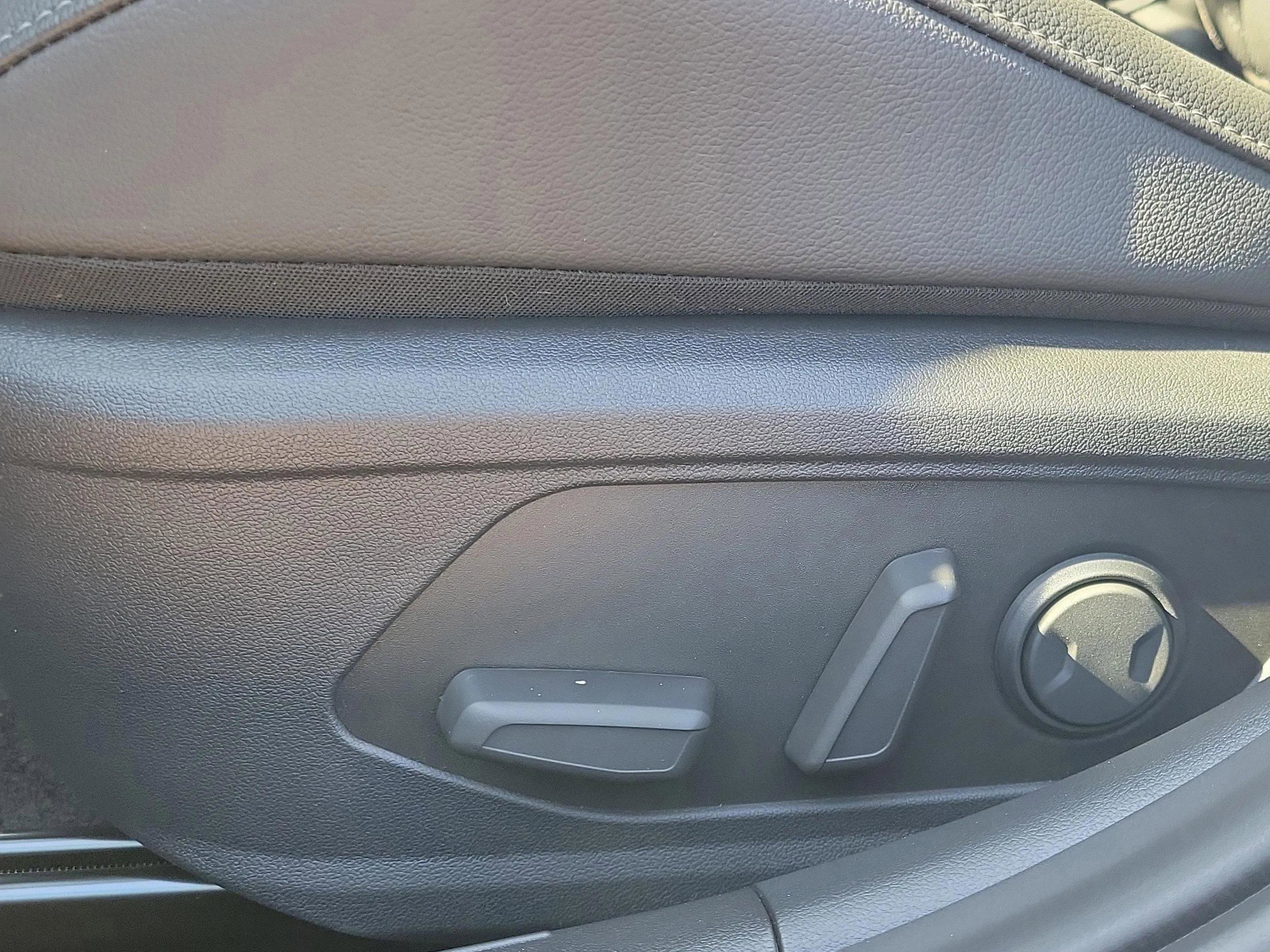 New 2026 Hyundai Elantra Limited image 13