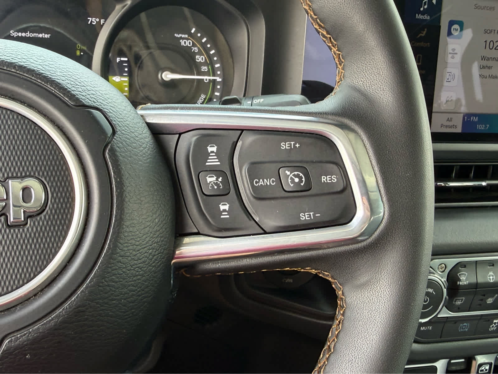 Used 2024 Jeep Wrangler Unlimited Sahara AWD/4WD image 26