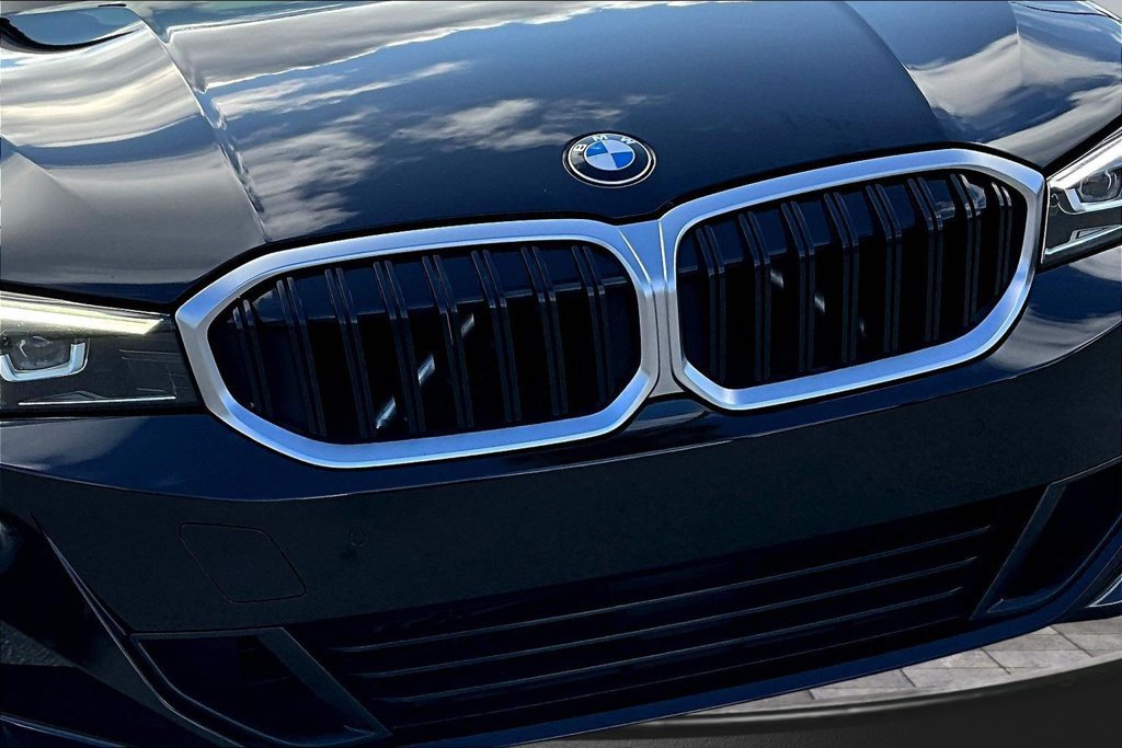 Used 2025 BMW 330i Sedan RWD image 34