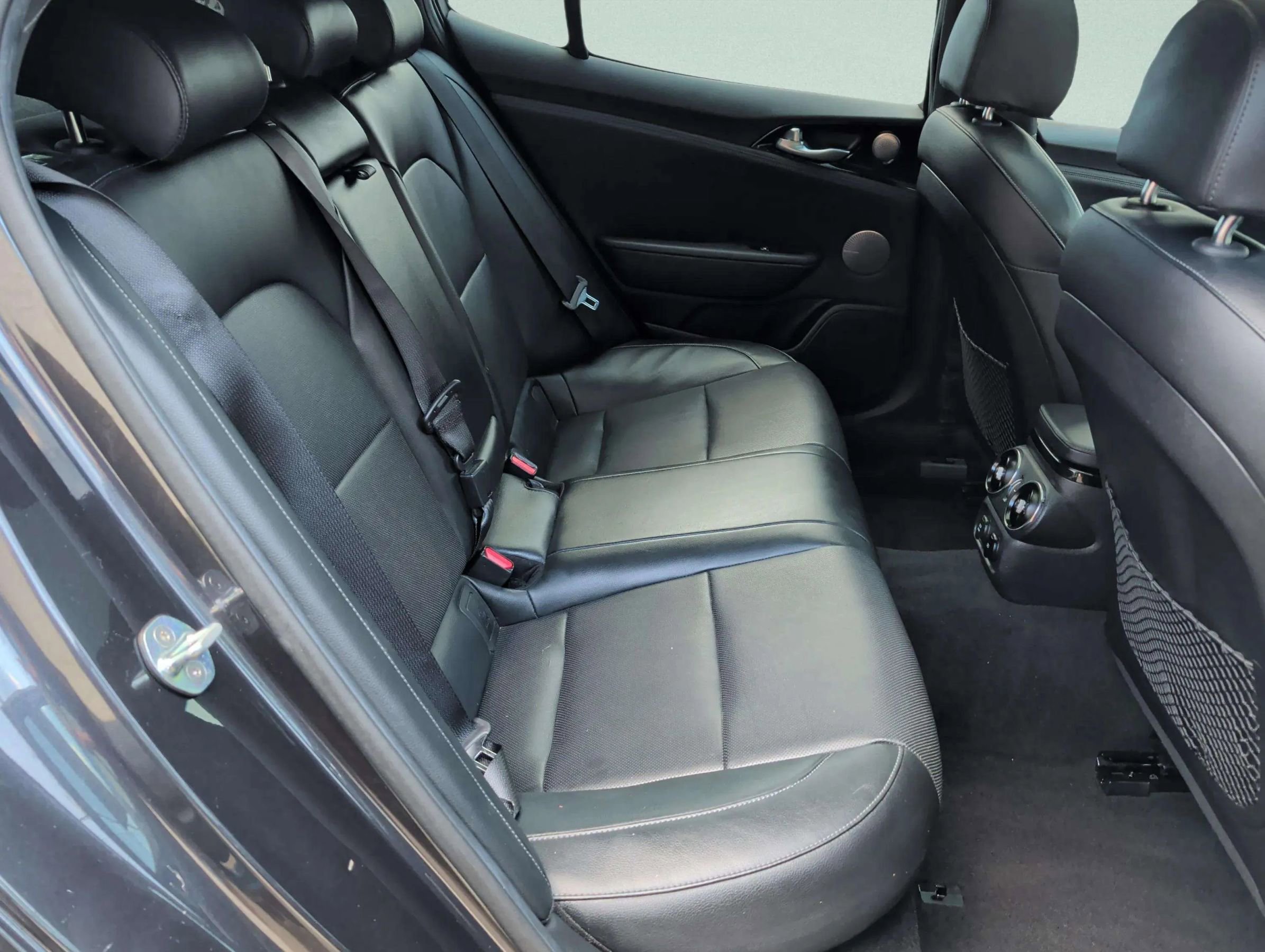 Used 2020 Kia Stinger GT-Line w/ Sun & Sound Package image 15