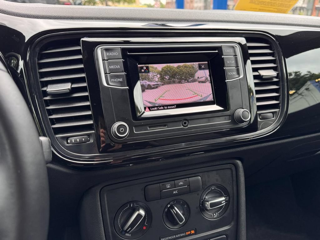 Used 2018 Volkswagen Beetle 2.0T S FWD image 16