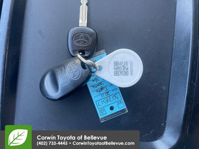 Used 2011 Toyota Sienna LE w/ Towing Pkg image 16