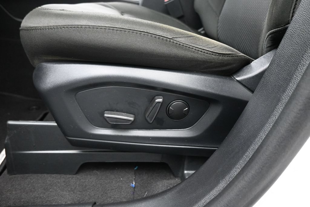 Certified 2024 Ford Explorer XLT RWD image 11