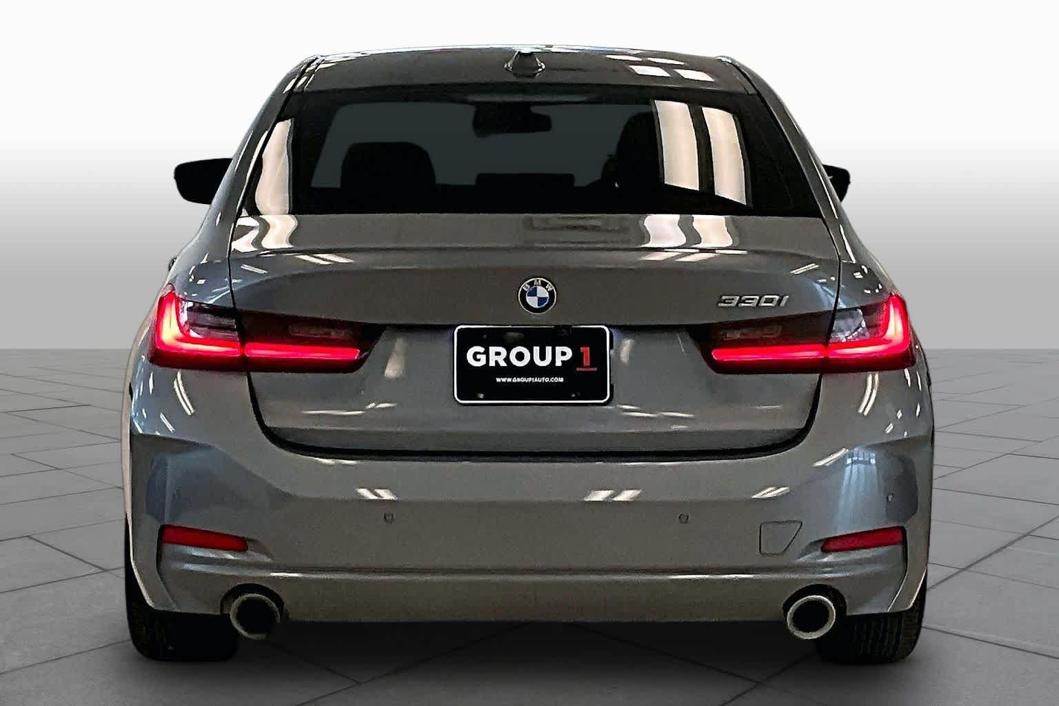 Used 2024 BMW 330i Sedan w/ Premium Package RWD image 4