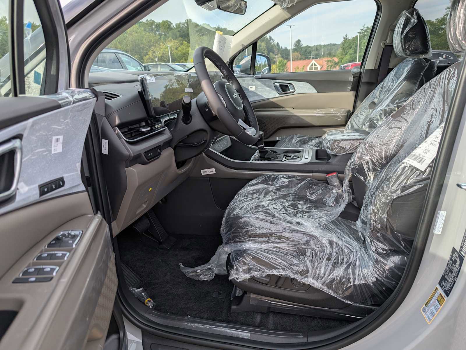 New 2026 Kia Carnival EX image 4