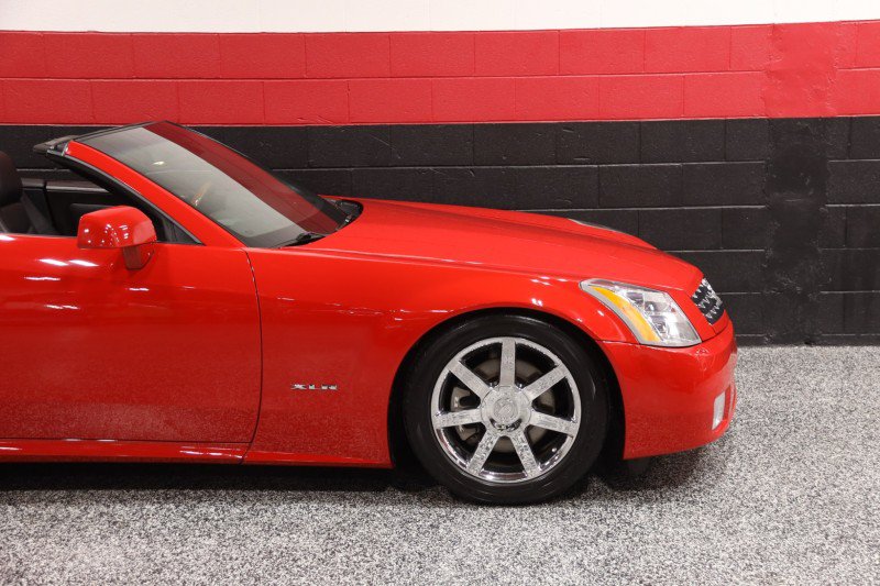 Used 2007 Cadillac XLR RWD image 7