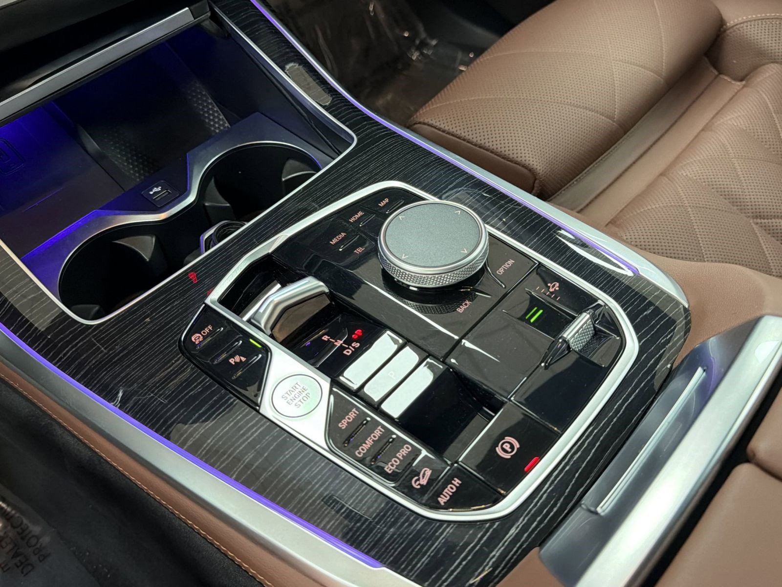 Certified 2024 BMW X7 xDrive40i w/ M Sport Package image 17