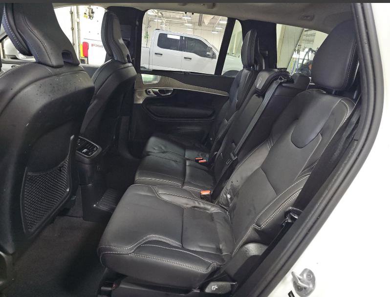Certified 2024 Volvo XC90 T8 Ultimate w/ Lounge Package image 15