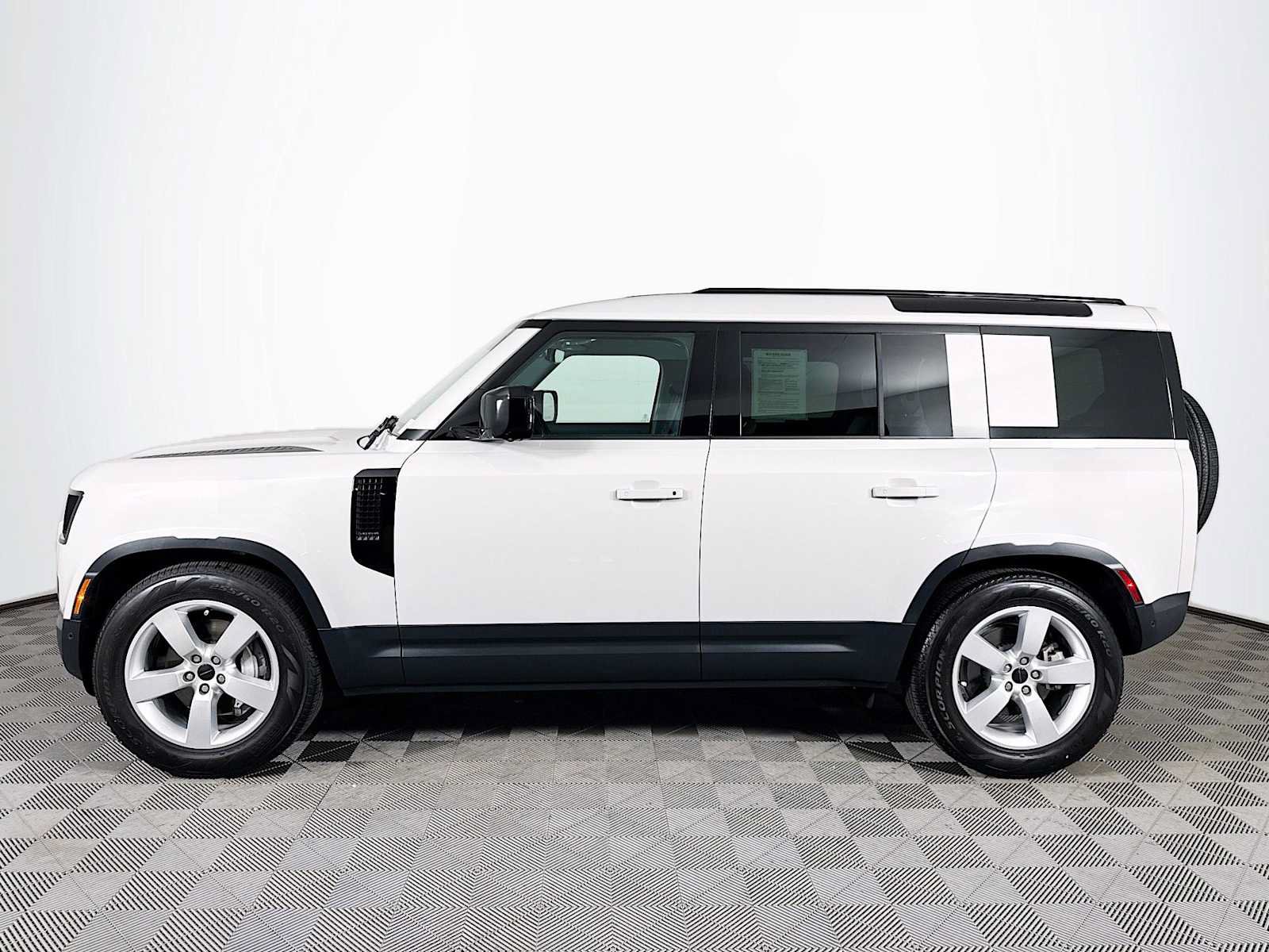 Used 2026 Land Rover Defender 110 S AWD/4WD image 8