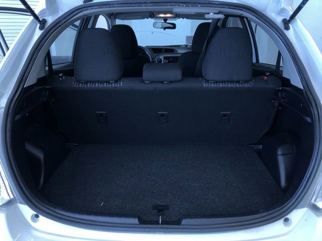 Used 2014 Toyota Yaris L image 30