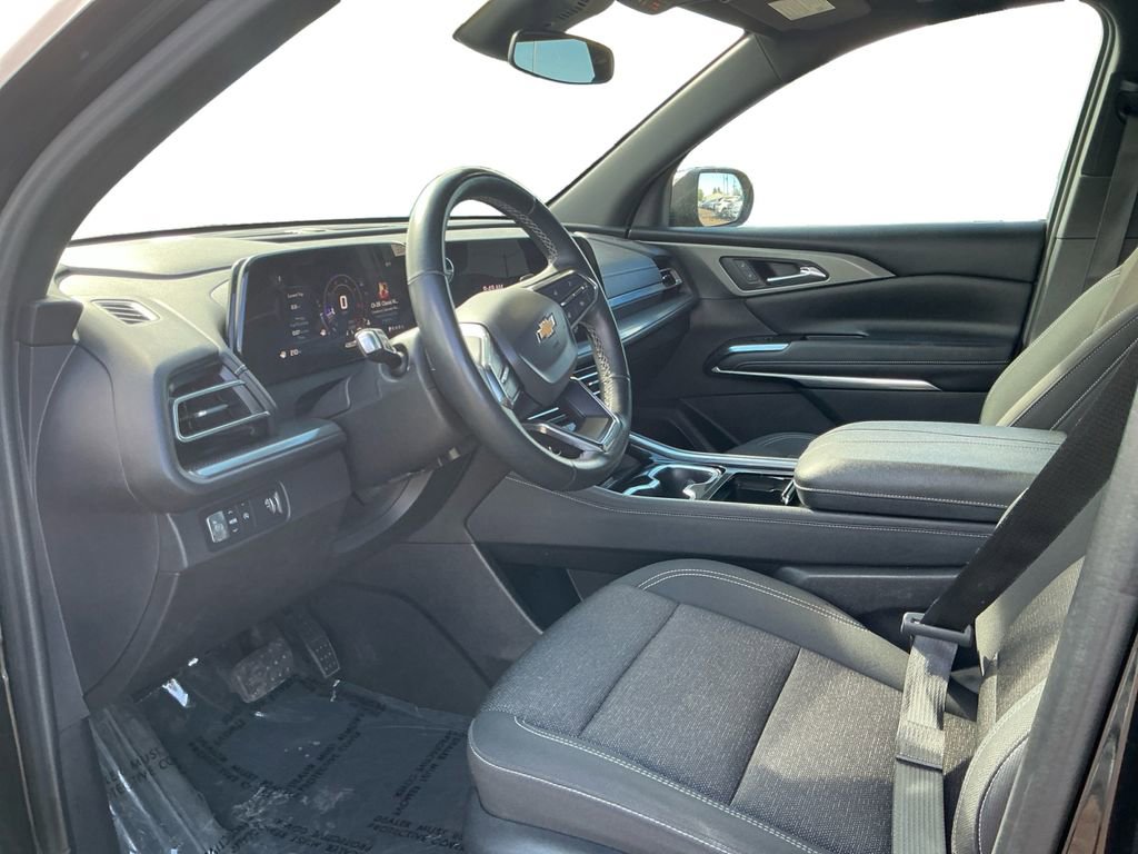 Used 2024 Chevrolet Traverse LT image 22