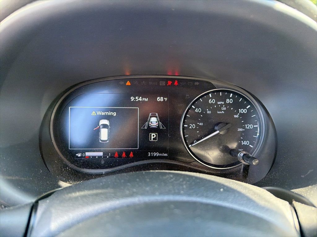 Used 2024 Nissan Kicks SV w/ Interior Electronics Package FWD image 11