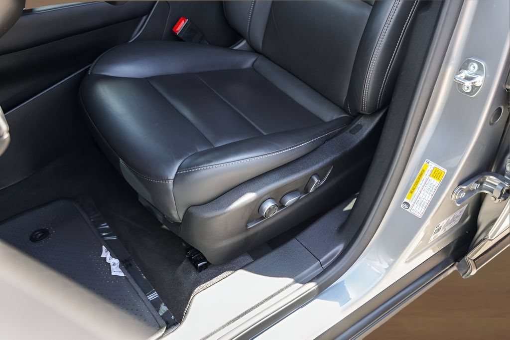 Certified 2025 Cadillac XT4 Premium Luxury FWD image 8