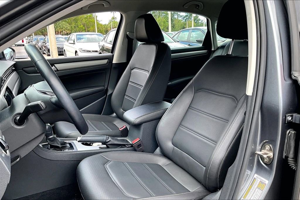 Certified 2020 Volkswagen Passat 2.0T SE FWD image 21