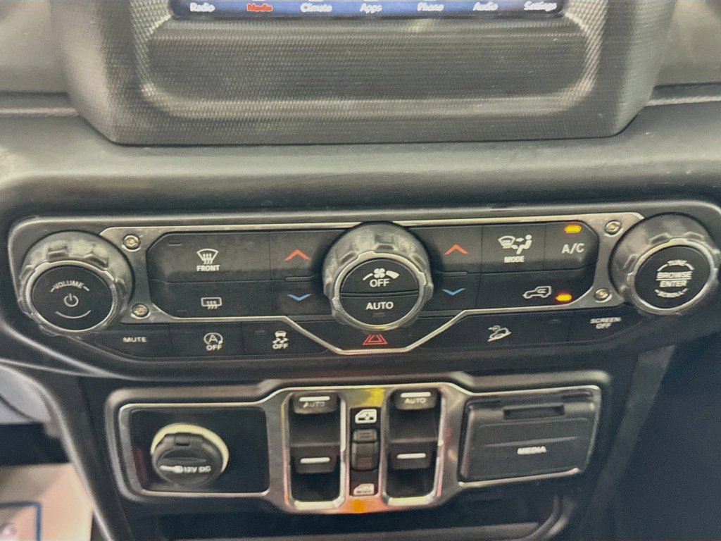 Used 2019 Jeep Wrangler Unlimited Sahara AWD/4WD image 19