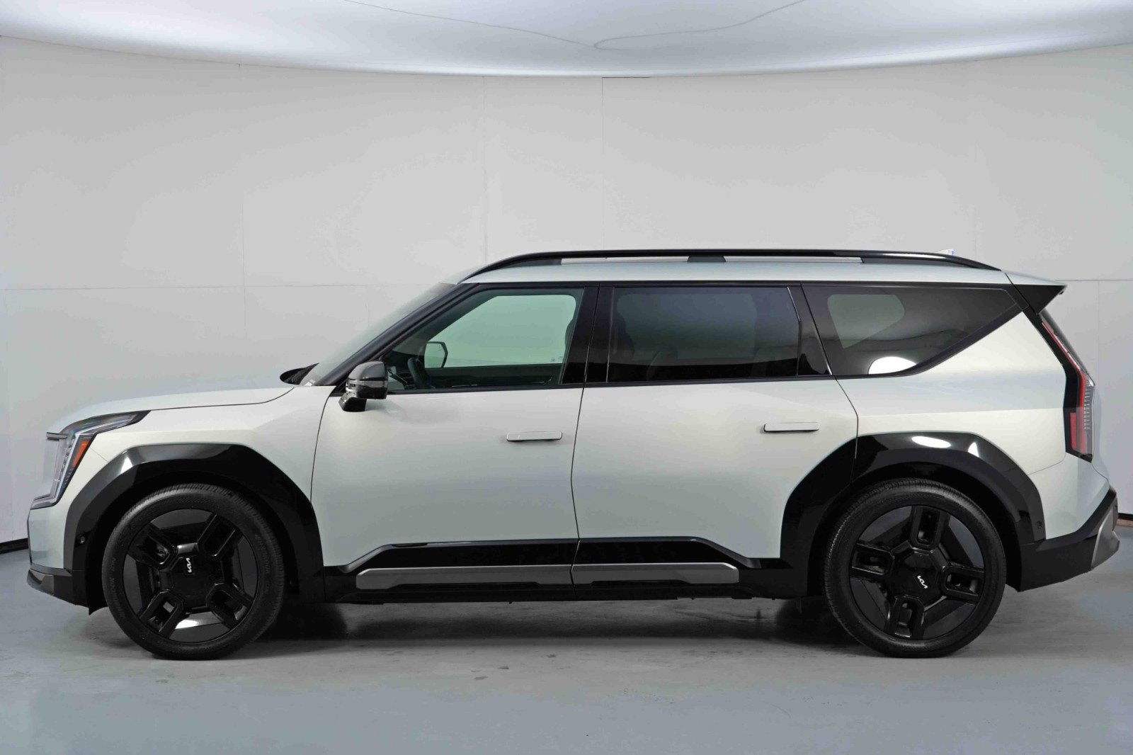 Used 2024 Kia EV9 GT-Line image 54